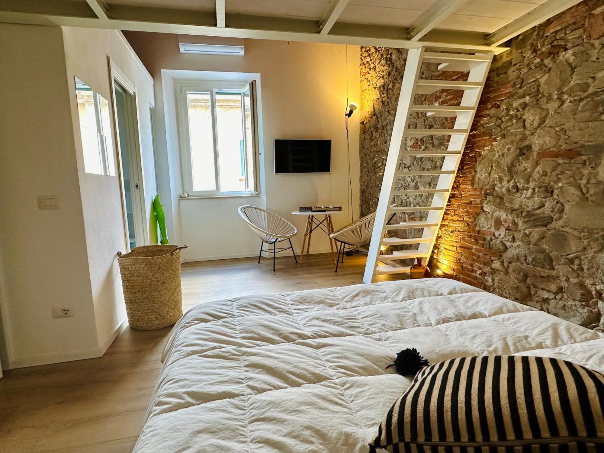 Civiconovantatre - New B&B San Vincenzo Exterior foto